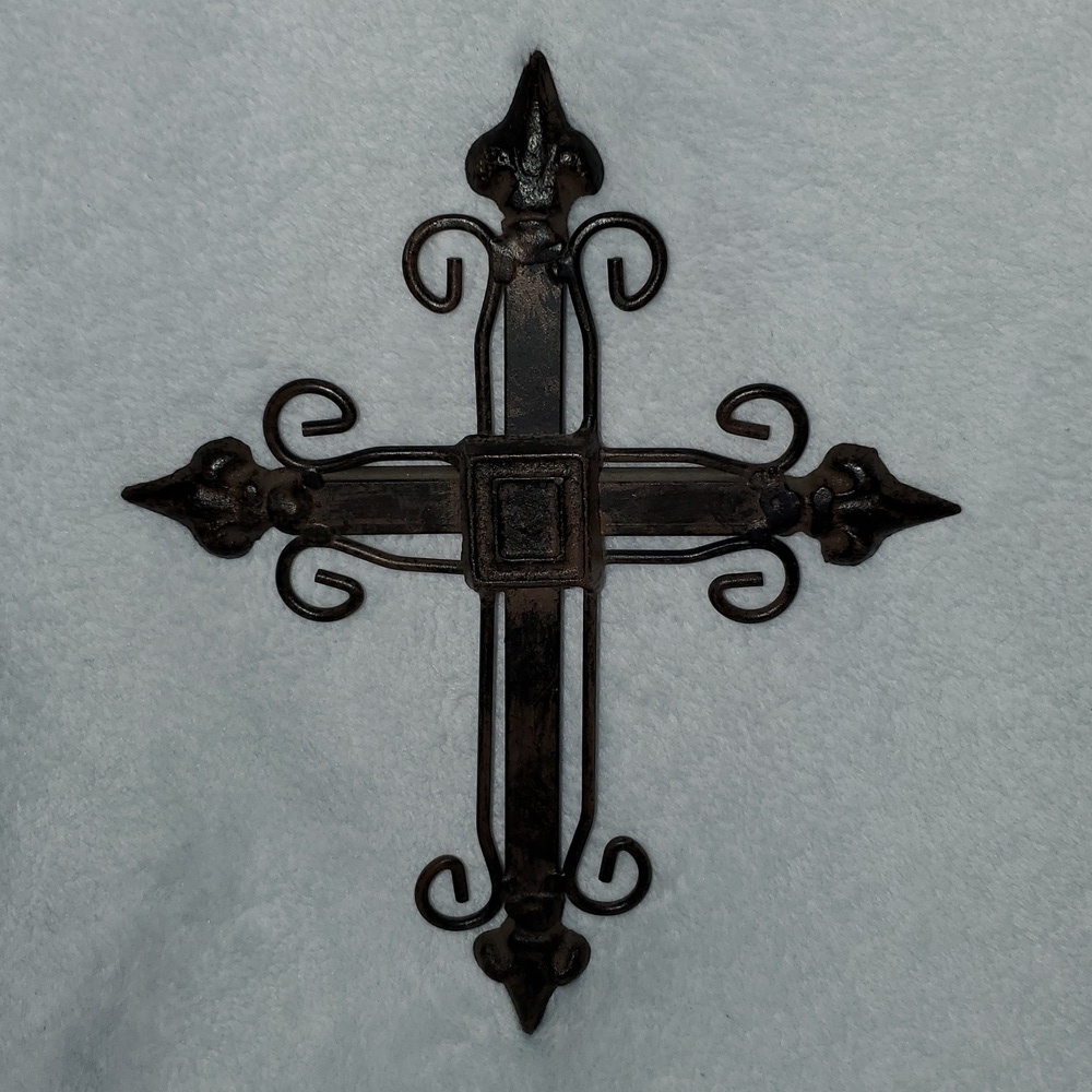 Metal Wall Cross Decor